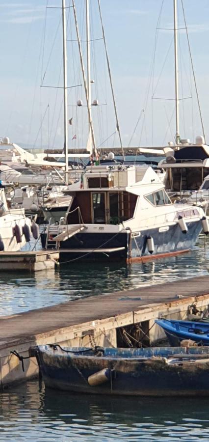 Salerno Yacht酒店 外观 照片
