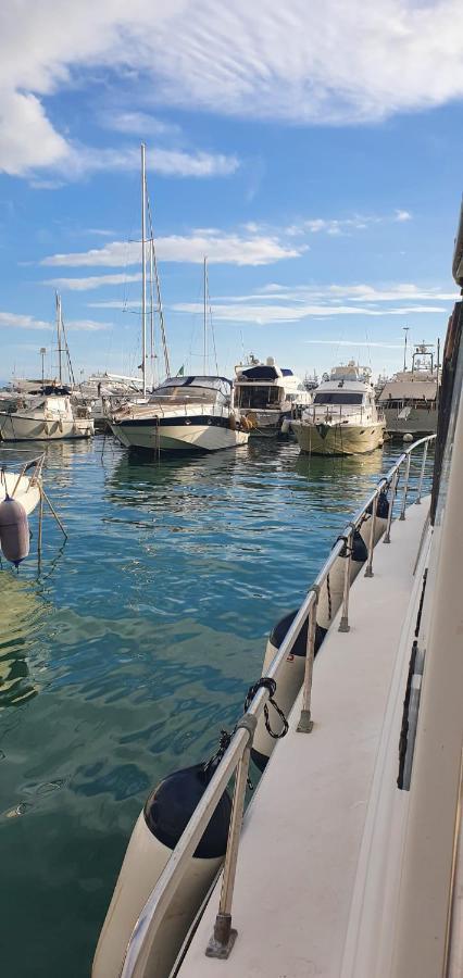 Salerno Yacht酒店 外观 照片